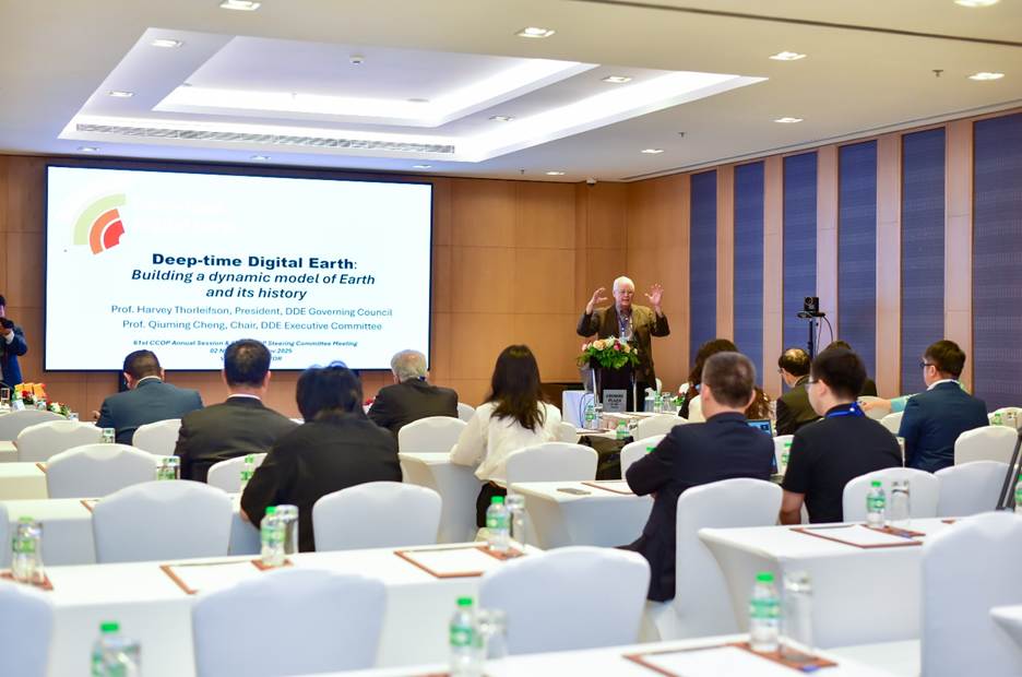 会议室里的人们

AI 生成的内容可能不正确。